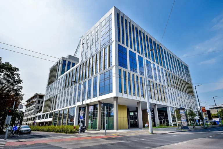 Olympia-office-project-Wing